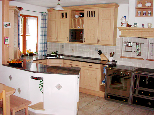 Perfekte Landhausküchen mit herzlichen Charme - Schreinerei Thaler